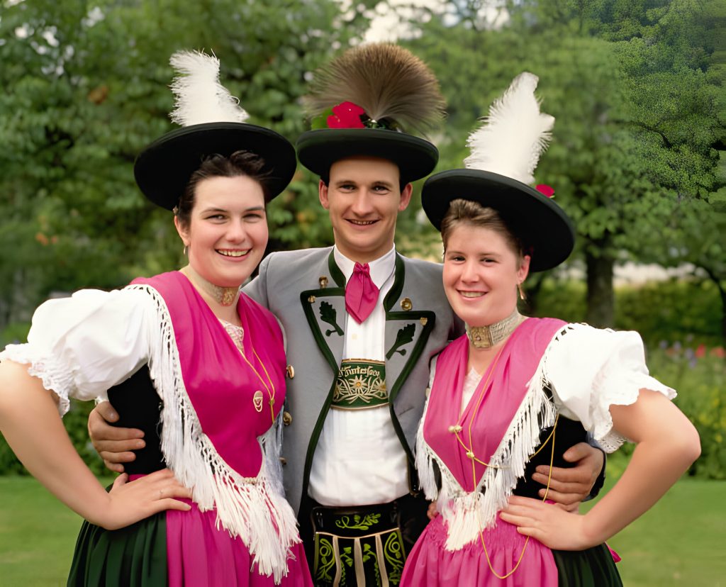 When is the German Fest in Milwaukee? | Trachten Guide