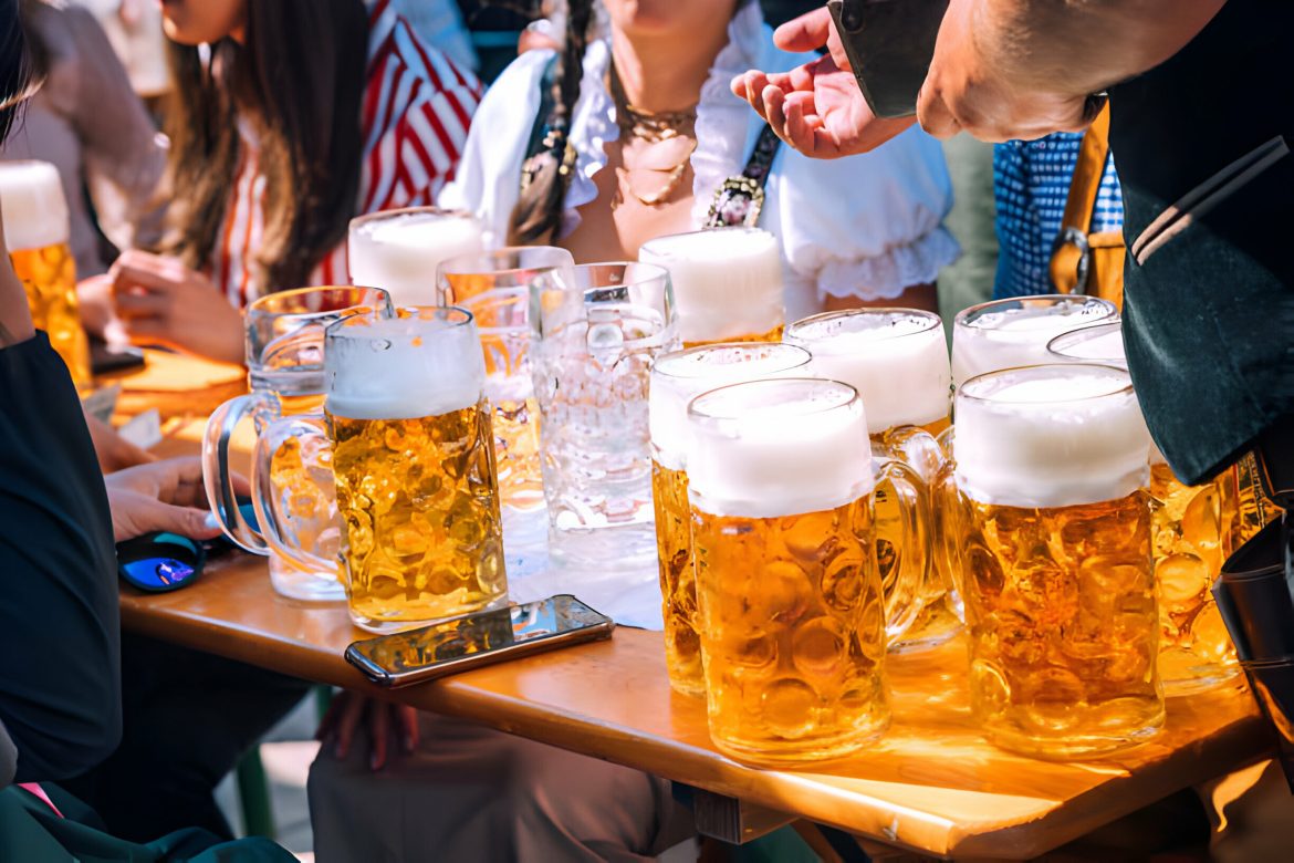 Oktoberfest Columbus 2024 Trachten Guide